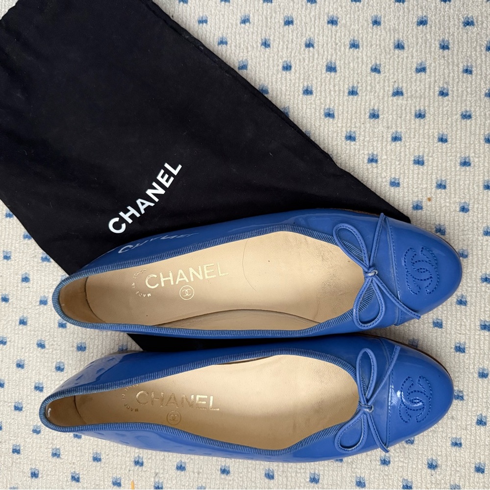 CHANEL Blue Leather Loafers with Bow